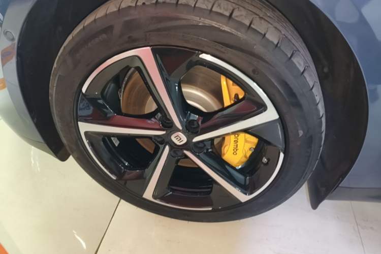 Used Xiaomi Auto SU7 2024 Four-Wheel Drive Ultra-Long Range Advanced Intelligent Driving Max Edition Left Front Wheel Hub