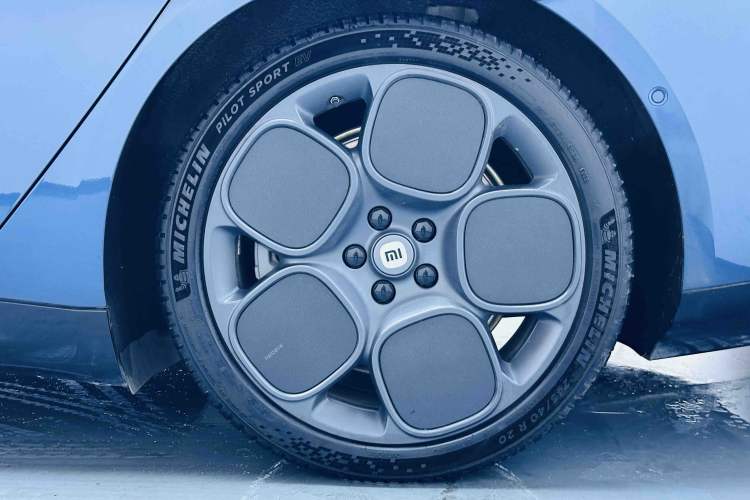 Used Xiaomi Auto SU7 2024 Rear-Drive Long-Range Intelligent Driving Version Left Front Wheel Hub