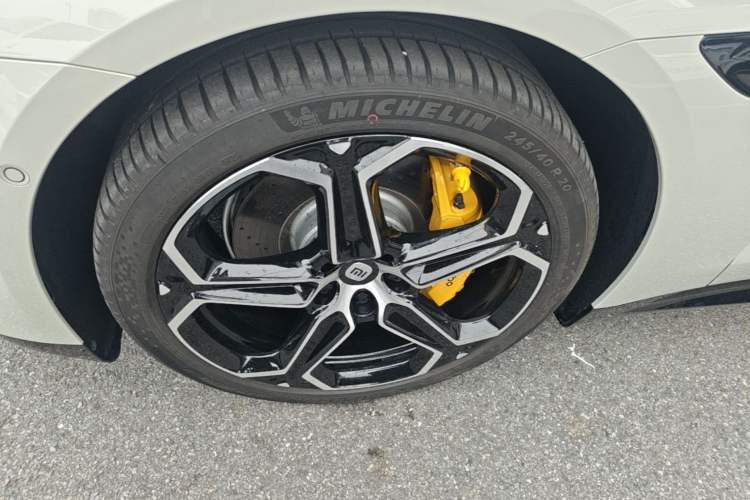 Used Xiaomi Auto SU7 2024 Rear-Drive Long-Range Intelligent Driving Version Left Front Wheel Hub
