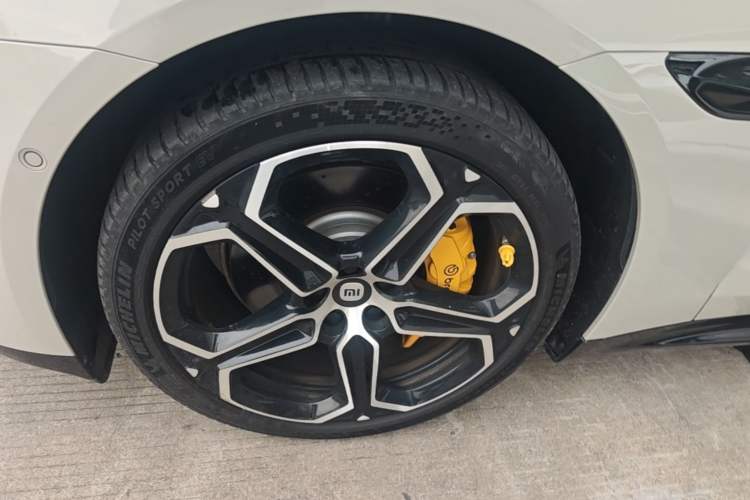 Used Xiaomi Auto SU7 2024 Rear-Drive Long-Range Intelligent Driving Version Left Front Wheel Hub