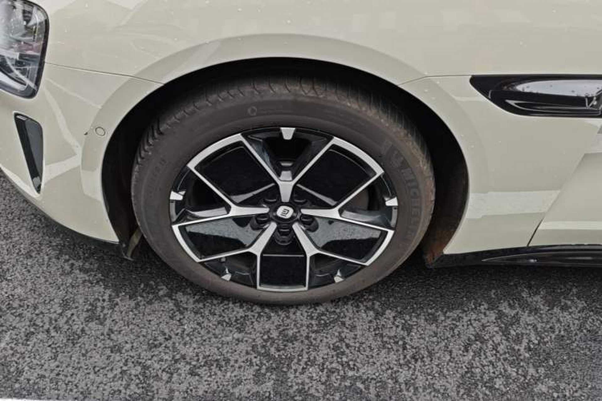 Used Xiaomi Auto SU7 2024 Rear-Drive Standard Founder Edition Left Front Wheel Hub
