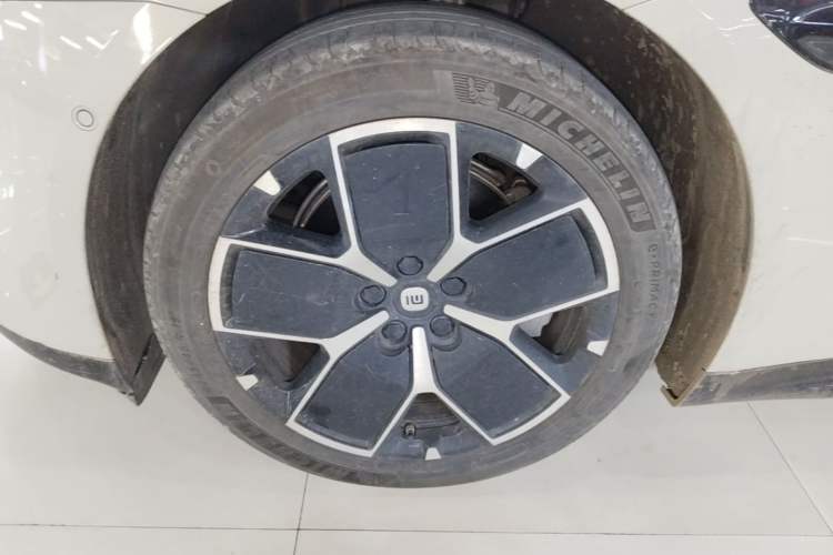 Used Xiaomi Auto SU7 2024 Rear-Drive Long-Range Intelligent Driving Version Left Front Wheel Hub