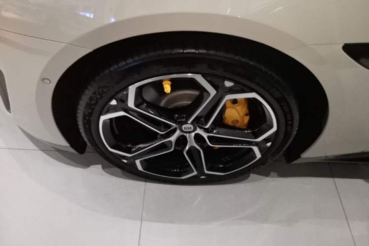 Used Xiaomi Auto SU7 2024 Four-Wheel-Drive Max Founder's Edition Left Front Wheel Hub