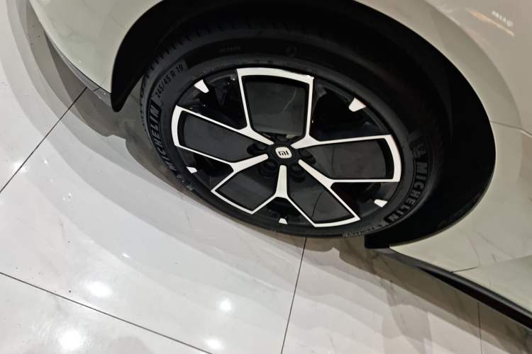 Used Xiaomi Auto SU7 2024 Rear-Drive Standard Founder Edition Left Front Wheel Hub