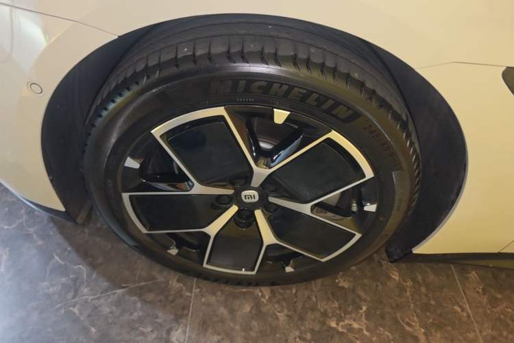 Used Xiaomi Auto SU7 2024 Rear-Drive Long-Range Intelligent Driving Version Left Front Wheel Hub