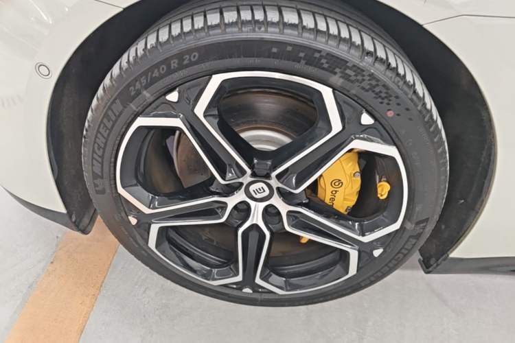 Used Xiaomi Auto SU7 2024 Rear-Drive Long-Range Intelligent Driving Version Left Front Wheel Hub