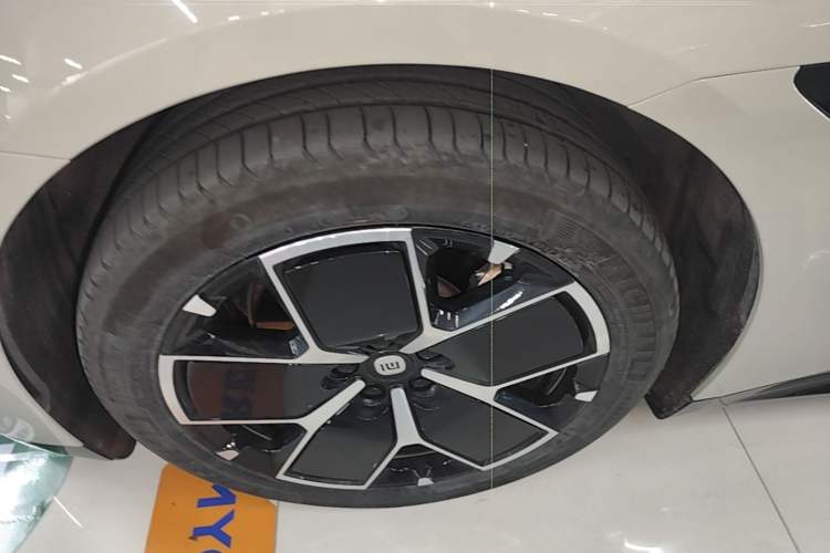 Used Xiaomi Auto SU7 2024 Rear-Drive Long-Range Intelligent Driving Version Left Front Wheel Hub