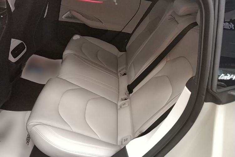 Used Xiaomi Auto SU7 2024 Rear-Drive Ultra-Long Range Advanced Pro-Level Intelligent Driving Version Left Rear Seat