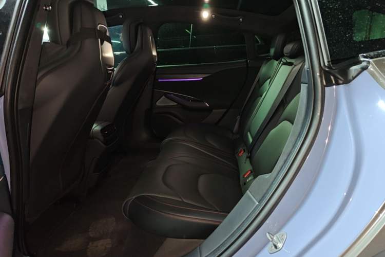 Used Xiaomi Auto SU7 2024 Four-Wheel-Drive Max Founder's Edition Left Rear Seat