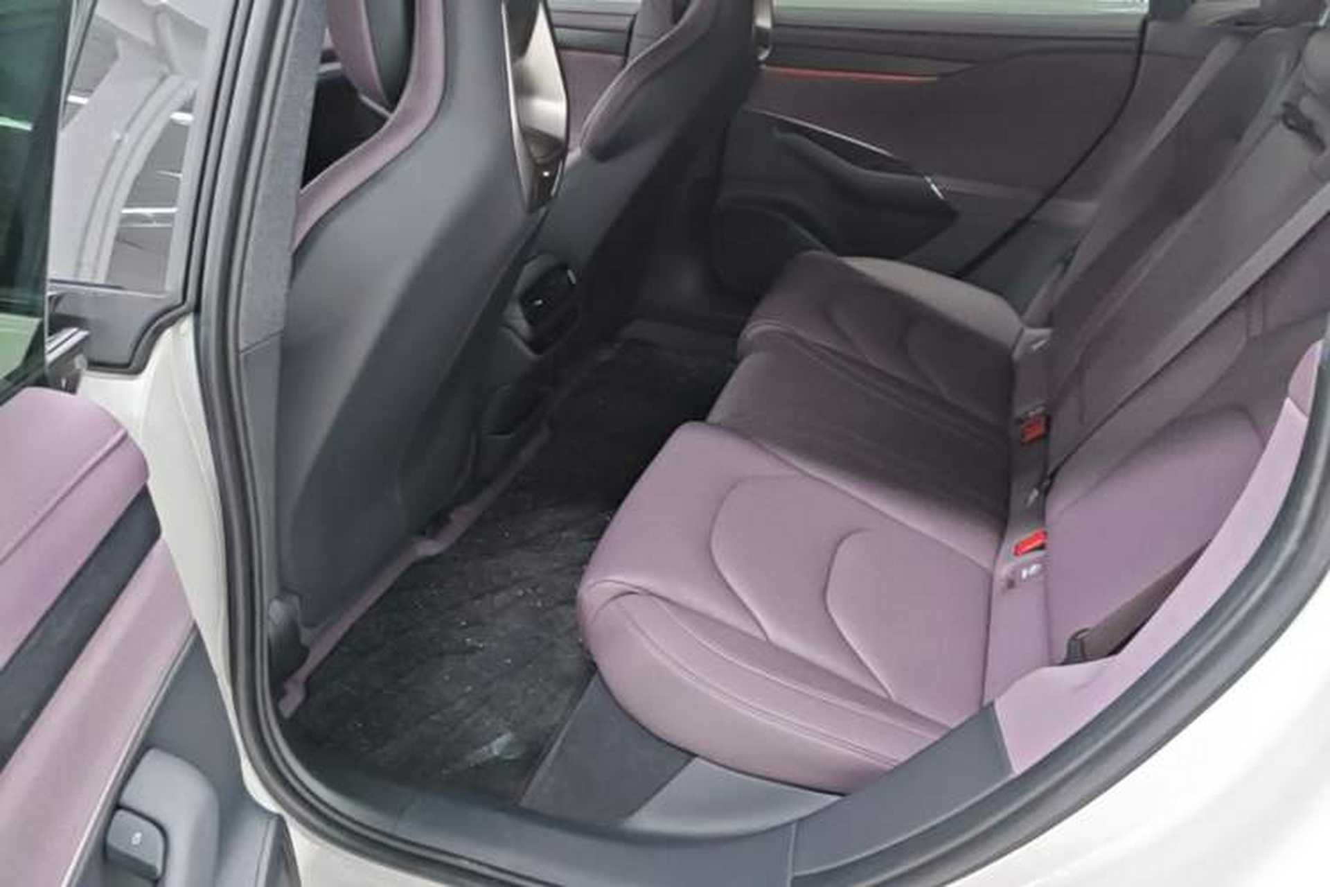 Used Xiaomi Auto SU7 2024 Rear-Drive Long-Range Intelligent Driving Version Left Rear Seat
