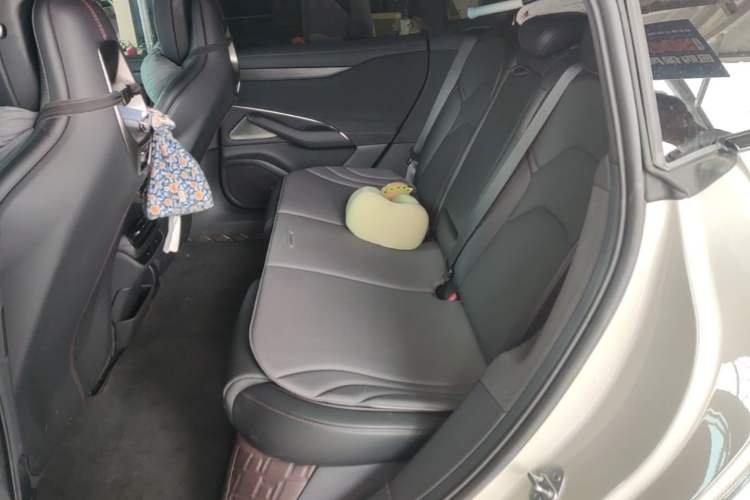Used Xiaomi Auto SU7 2024 Four-Wheel Drive Ultra-Long Range Advanced Intelligent Driving Max Edition Left Rear Seat
