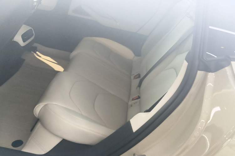 Used Xiaomi Auto SU7 2024 Rear-Drive Long-Range Intelligent Driving Version Left Rear Seat