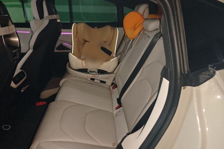 Used Xiaomi Auto SU7 2024 Rear-Drive Ultra-Long Range Advanced Pro-Level Intelligent Driving Version Left Rear Seat
