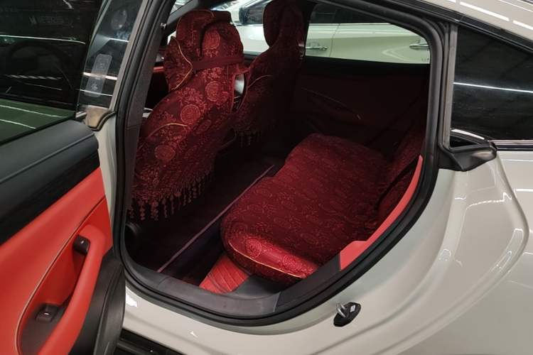 Used Xiaomi Auto SU7 2024 Rear-Drive Long-Range Intelligent Driving Version Left Rear Seat