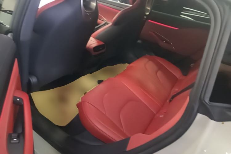 Used Xiaomi Auto SU7 2024 Rear-Drive Long-Range Intelligent Driving Version Left Rear Seat