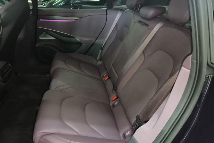 Used Xiaomi Auto SU7 2024 Four-Wheel Drive Ultra-Long Range Advanced Intelligent Driving Max Edition Left Rear Seat
