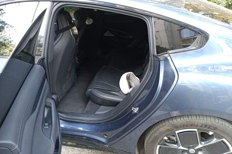 Used Xiaomi Auto SU7 2024 Rear-Drive Standard Founder Edition Left Rear Seat