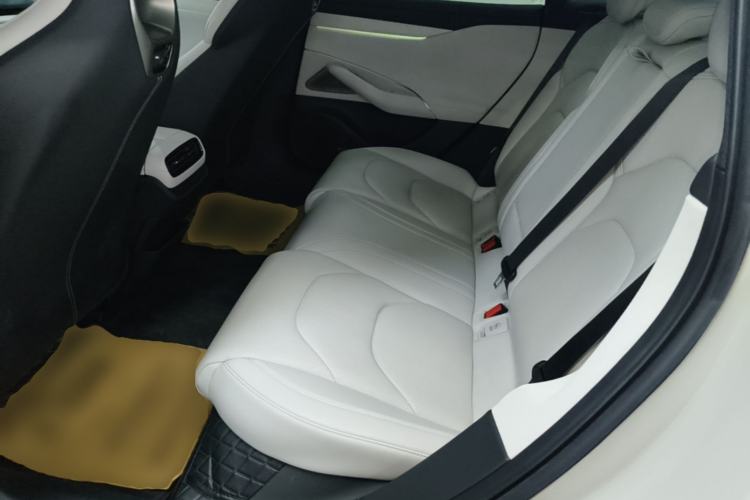 Used Xiaomi Auto SU7 2024 Rear-Drive Ultra-Long Range Advanced Pro-Level Intelligent Driving Version Left Rear Seat