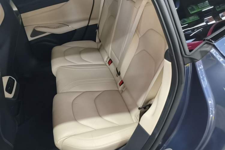 Used Xiaomi Auto SU7 2024 Four-Wheel Drive Ultra-Long Range Advanced Intelligent Driving Max Edition Left Rear Seat