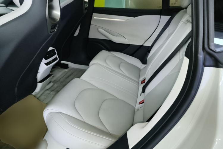 Used Xiaomi Auto SU7 2024 Rear-Drive Ultra-Long Range Advanced Pro-Level Intelligent Driving Version Left Rear Seat