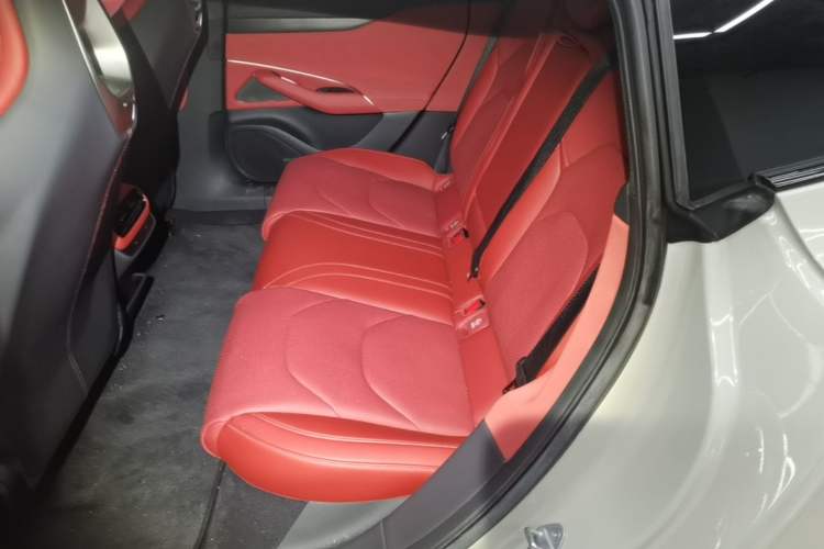 Used Xiaomi Auto SU7 2024 Rear-Drive Long-Range Intelligent Driving Version Left Rear Seat