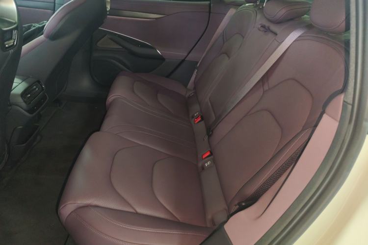 Used Xiaomi Auto SU7 2024 Rear-Drive Long-Range Intelligent Driving Version Left Rear Seat