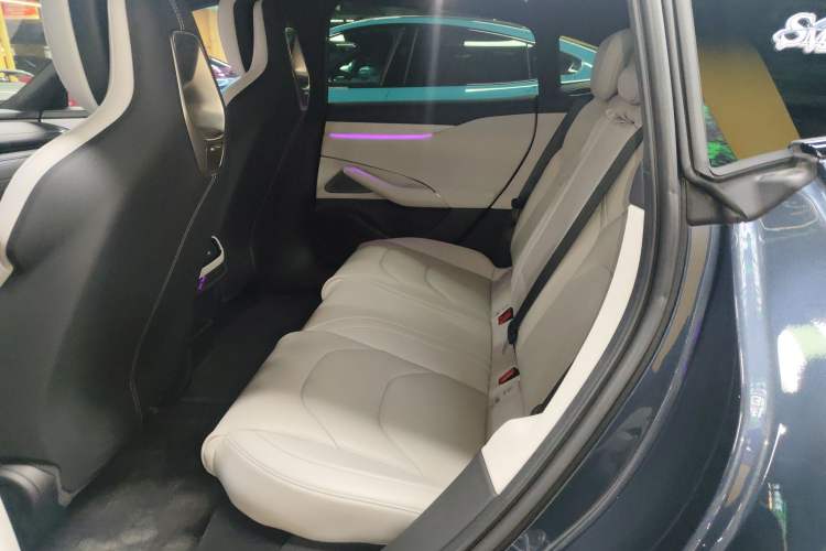 Used Xiaomi Auto SU7 2024 Four-Wheel Drive Ultra-Long Range Advanced Intelligent Driving Max Edition Left Rear Seat