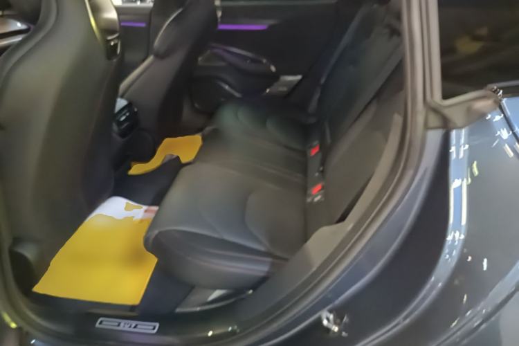Used Xiaomi Auto SU7 2024 Four-Wheel Drive Ultra-Long Range Advanced Intelligent Driving Max Edition Left Rear Seat