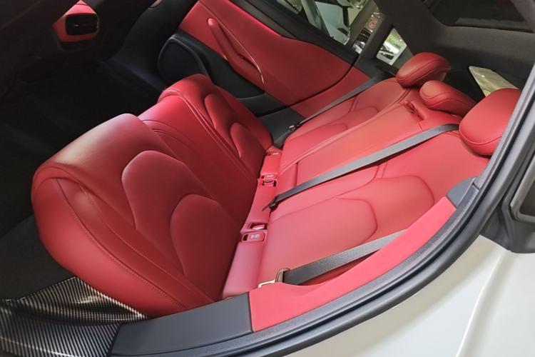 Used Xiaomi Auto SU7 2024 Rear-Drive Ultra-Long Range Advanced Pro-Level Intelligent Driving Version Left Rear Seat