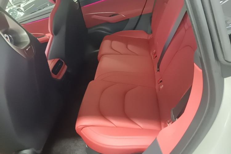 Used Xiaomi Auto SU7 2024 Rear-Drive Long-Range Intelligent Driving Version Left Rear Seat