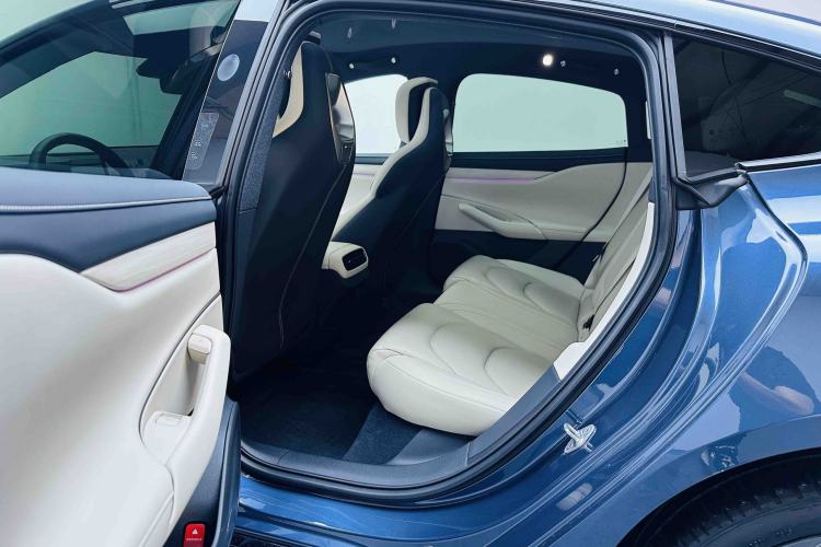 Used Xiaomi Auto SU7 2024 Rear-Drive Long-Range Intelligent Driving Version Left Rear Seat