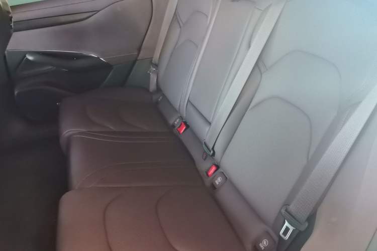 Used Xiaomi Auto SU7 2024 Rear-Drive Ultra-Long Range Advanced Pro-Level Intelligent Driving Version Left Rear Seat
