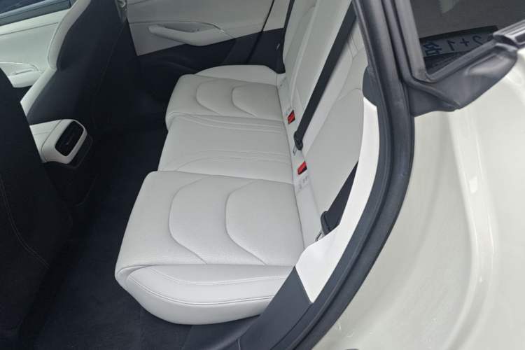 Used Xiaomi Auto SU7 2024 Rear-Drive Long-Range Intelligent Driving Version Left Rear Seat