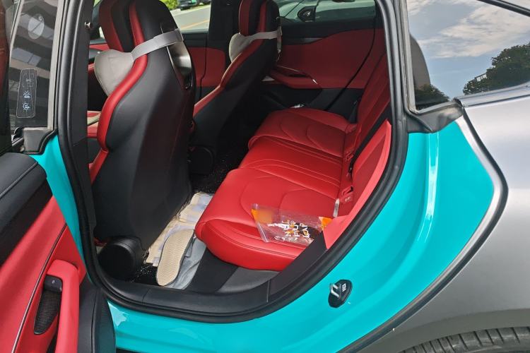 Used Xiaomi Auto SU7 2024 Four-Wheel Drive Ultra-Long Range Advanced Intelligent Driving Max Edition Left Rear Seat