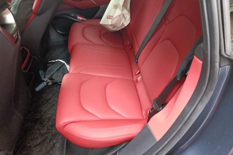 Used Xiaomi Auto SU7 2024 Four-Wheel Drive Ultra-Long Range Advanced Intelligent Driving Max Edition Left Rear Seat