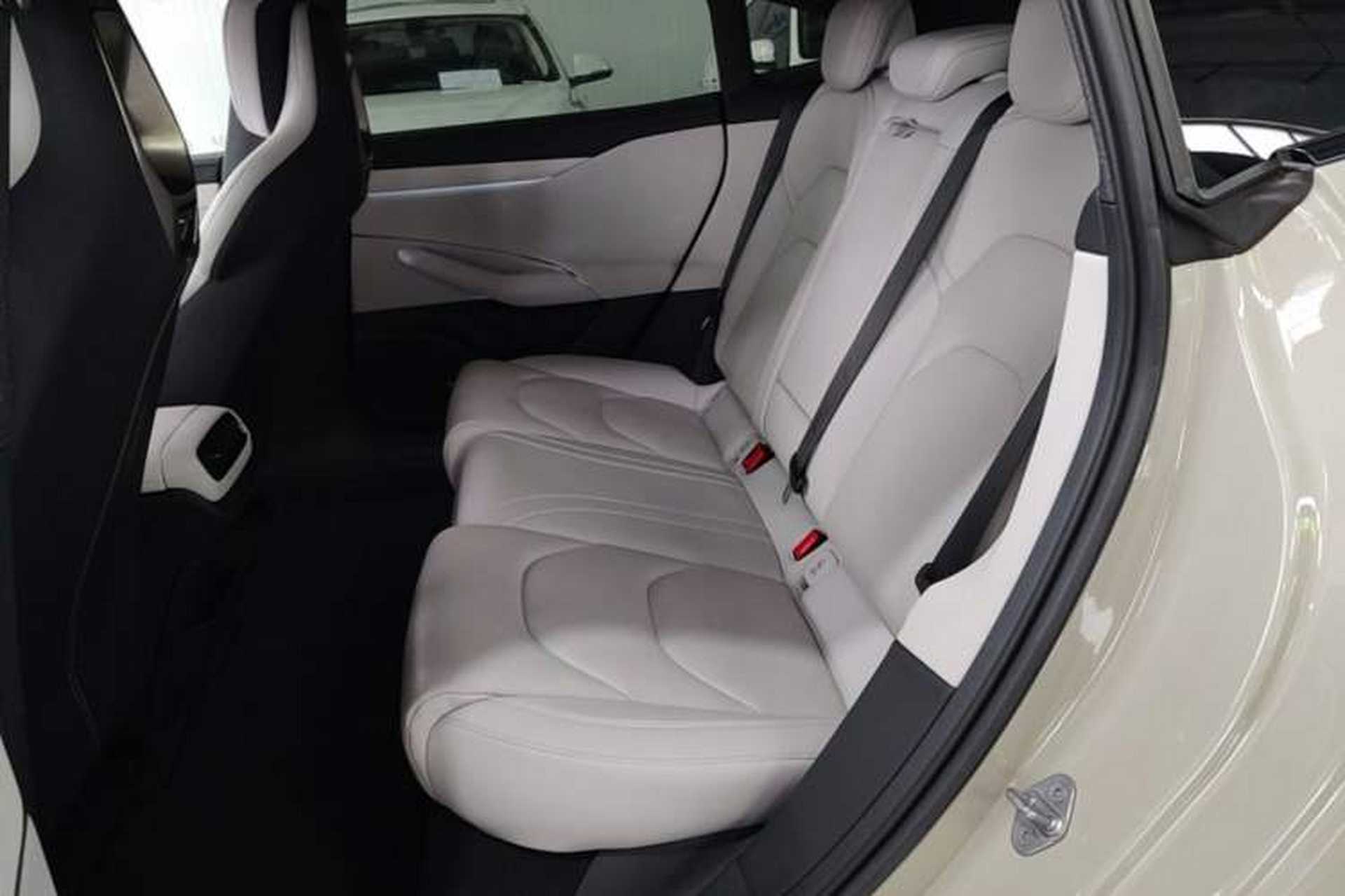 Used Xiaomi Auto SU7 2024 Rear-Drive Ultra-Long Range Advanced Pro-Level Intelligent Driving Version Left Rear Seat