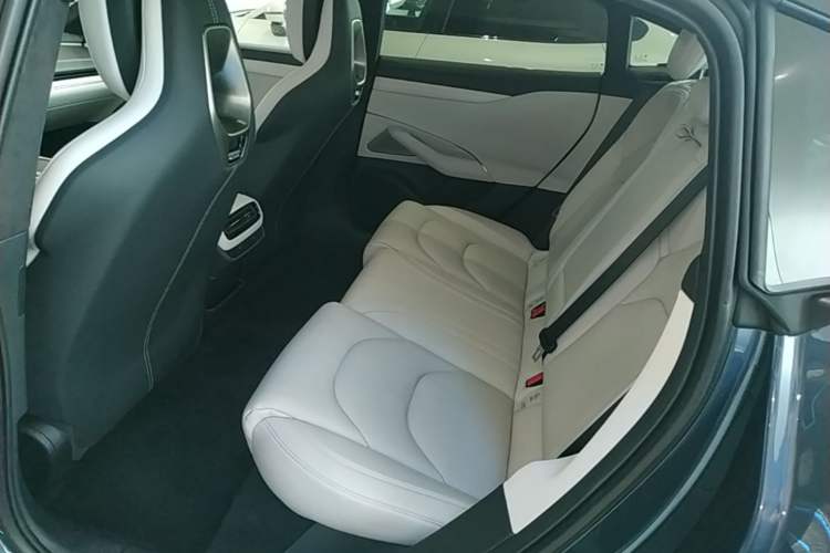 Used Xiaomi Auto SU7 2024 Four-Wheel Drive Ultra-Long Range Advanced Intelligent Driving Max Edition Left Rear Seat