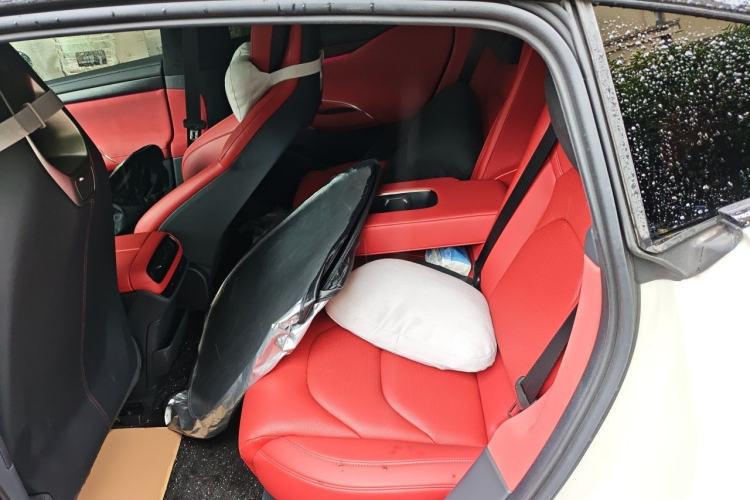 Used Xiaomi Auto SU7 2024 Four-Wheel Drive Ultra-Long Range Advanced Intelligent Driving Max Edition Left Rear Seat