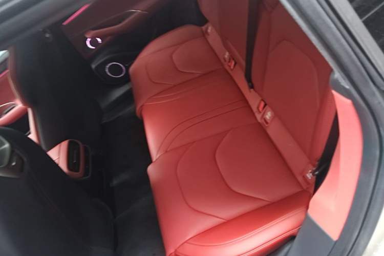 Used Xiaomi Auto SU7 2024 Rear-Drive Long-Range Intelligent Driving Version Left Rear Seat