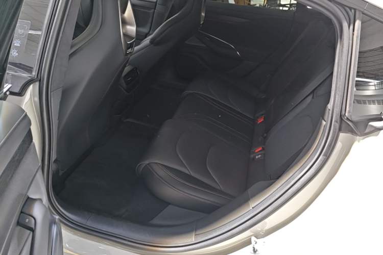 Used Xiaomi Auto SU7 2024 Four-Wheel Drive Ultra-Long Range Advanced Intelligent Driving Max Edition Left Rear Seat