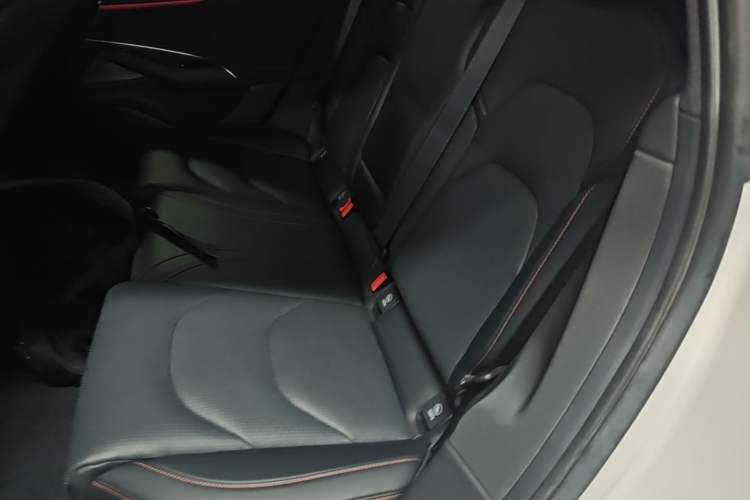 Used Xiaomi Auto SU7 2024 Rear-Drive Long-Range Intelligent Driving Version Left Rear Seat