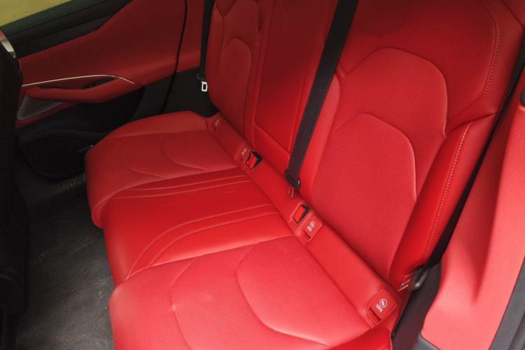 Used Xiaomi Auto SU7 2024 Four-Wheel Drive Ultra-Long Range Advanced Intelligent Driving Max Edition Left Rear Seat