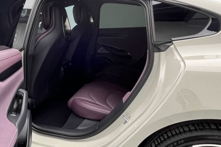 Used Xiaomi Auto SU7 2024 Rear-Drive Long-Range Intelligent Driving Version Left Rear Seat