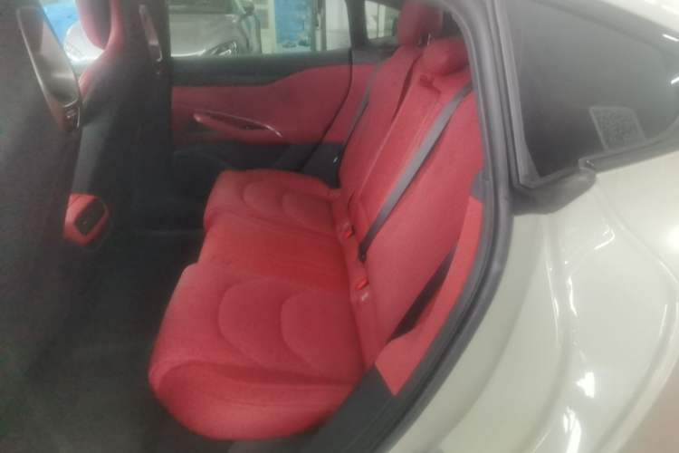 Used Xiaomi Auto SU7 2024 Four-Wheel Drive Ultra-Long Range Advanced Intelligent Driving Max Edition Left Rear Seat