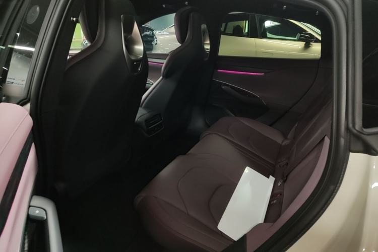 Used Xiaomi Auto SU7 2024 Four-Wheel Drive Ultra-Long Range Advanced Intelligent Driving Max Edition Left Rear Seat