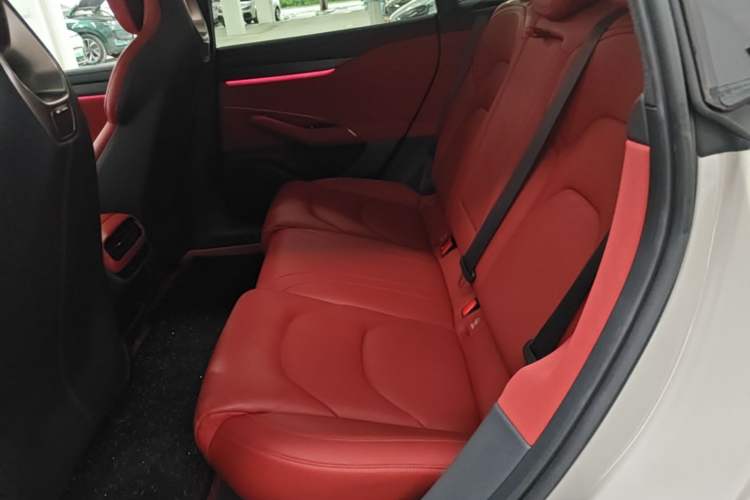 Used Xiaomi Auto SU7 2024 Rear-Drive Long-Range Intelligent Driving Version Left Rear Seat
