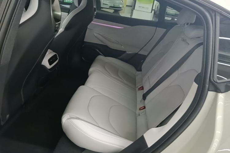 Used Xiaomi Auto SU7 2024 Rear-Drive Long-Range Intelligent Driving Version Left Rear Seat