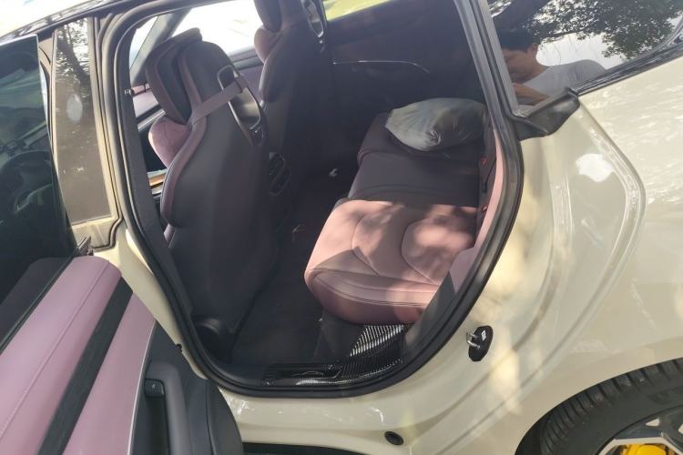 Used Xiaomi Auto SU7 2024 Rear-Drive Long-Range Intelligent Driving Version Left Rear Seat