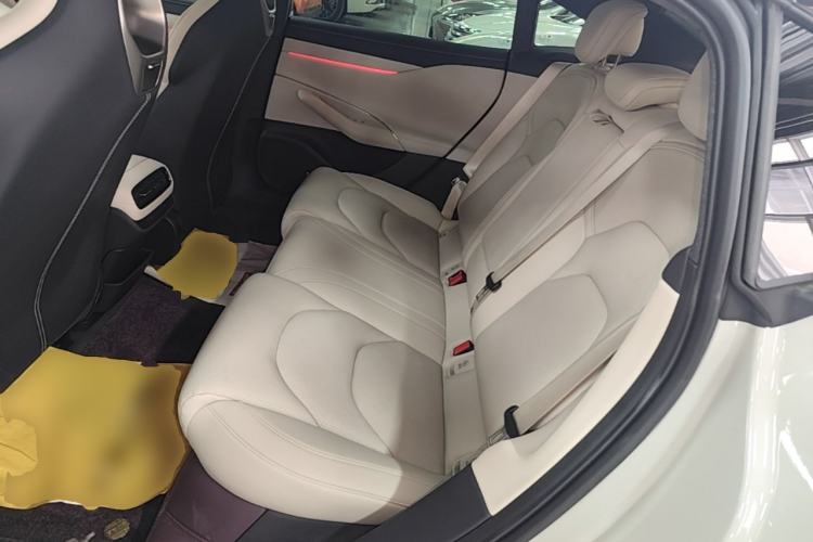 Used Xiaomi Auto SU7 2024 Rear-Drive Ultra-Long Range Advanced Pro-Level Intelligent Driving Version Left Rear Seat