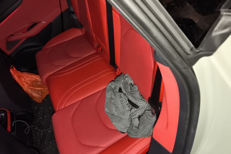 Used Xiaomi Auto SU7 2024 Rear-Drive Long-Range Intelligent Driving Version Left Rear Seat